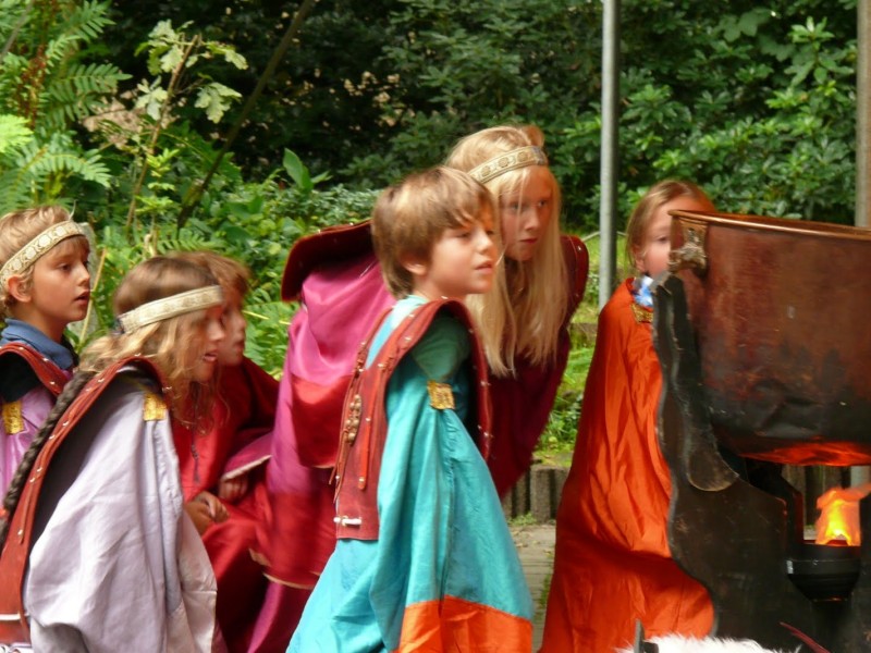 Amulet kinderen verstoppen